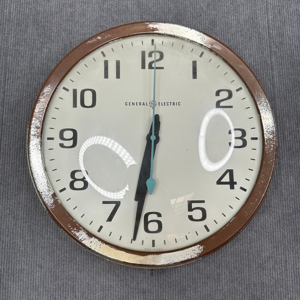 Vintage Electric Wall Clock Model 2012 Brown Industrial Metal Made in USA‎